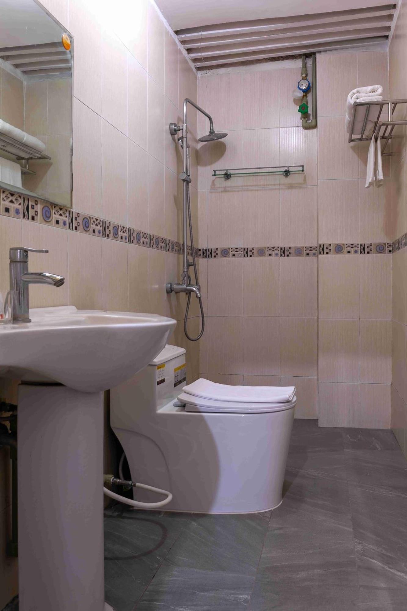 An Suites Hanoi Bagian luar foto