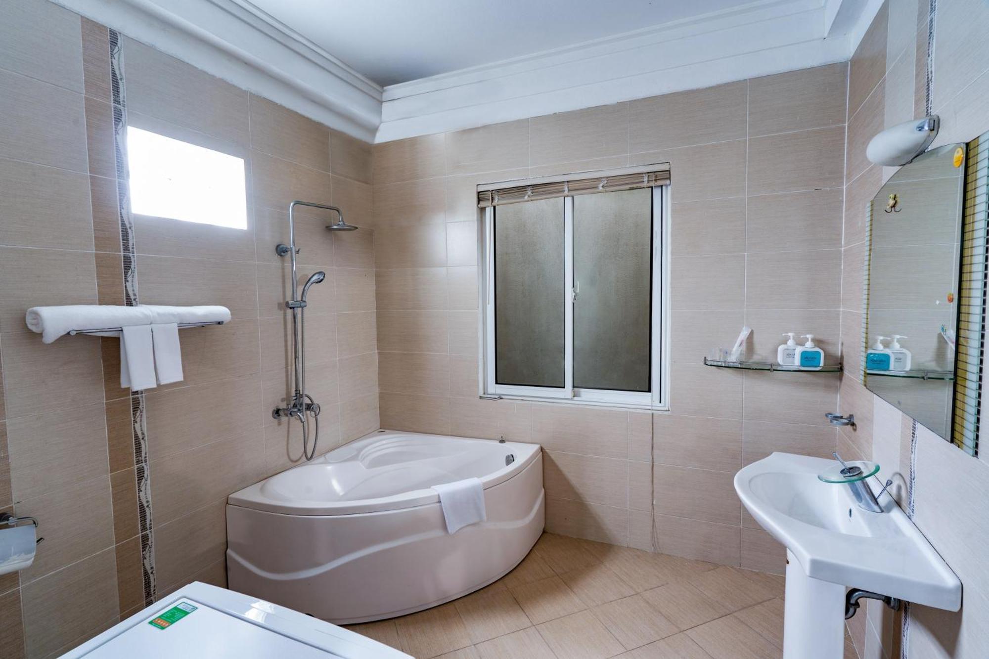 An Suites Hanoi Bagian luar foto
